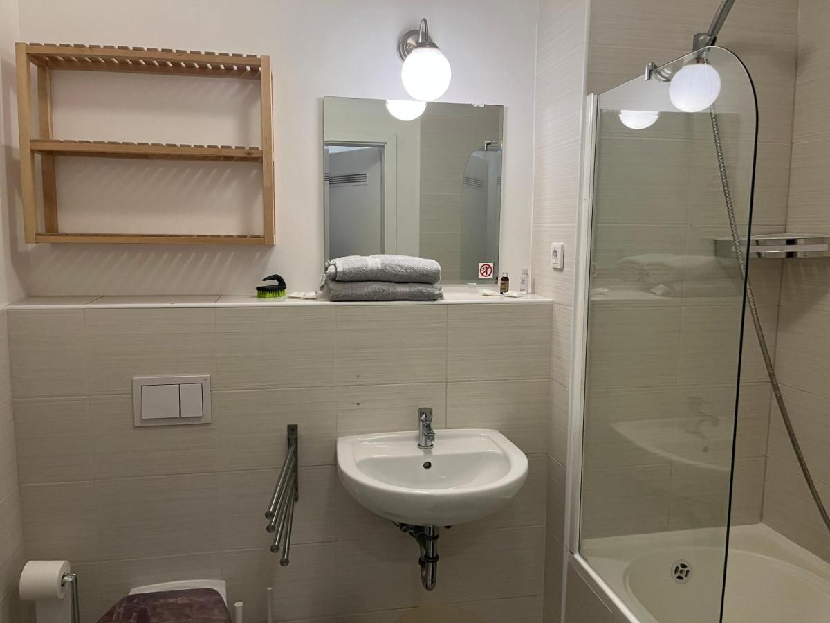 Corvin Pearl Deluxe Apartment Budapest Ngoại thất bức ảnh
